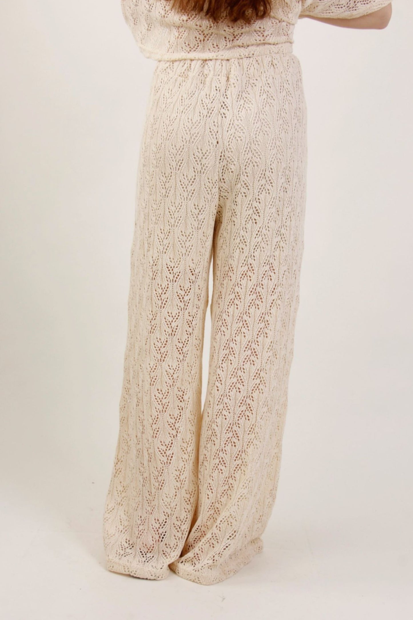 CALÇA RENDADA