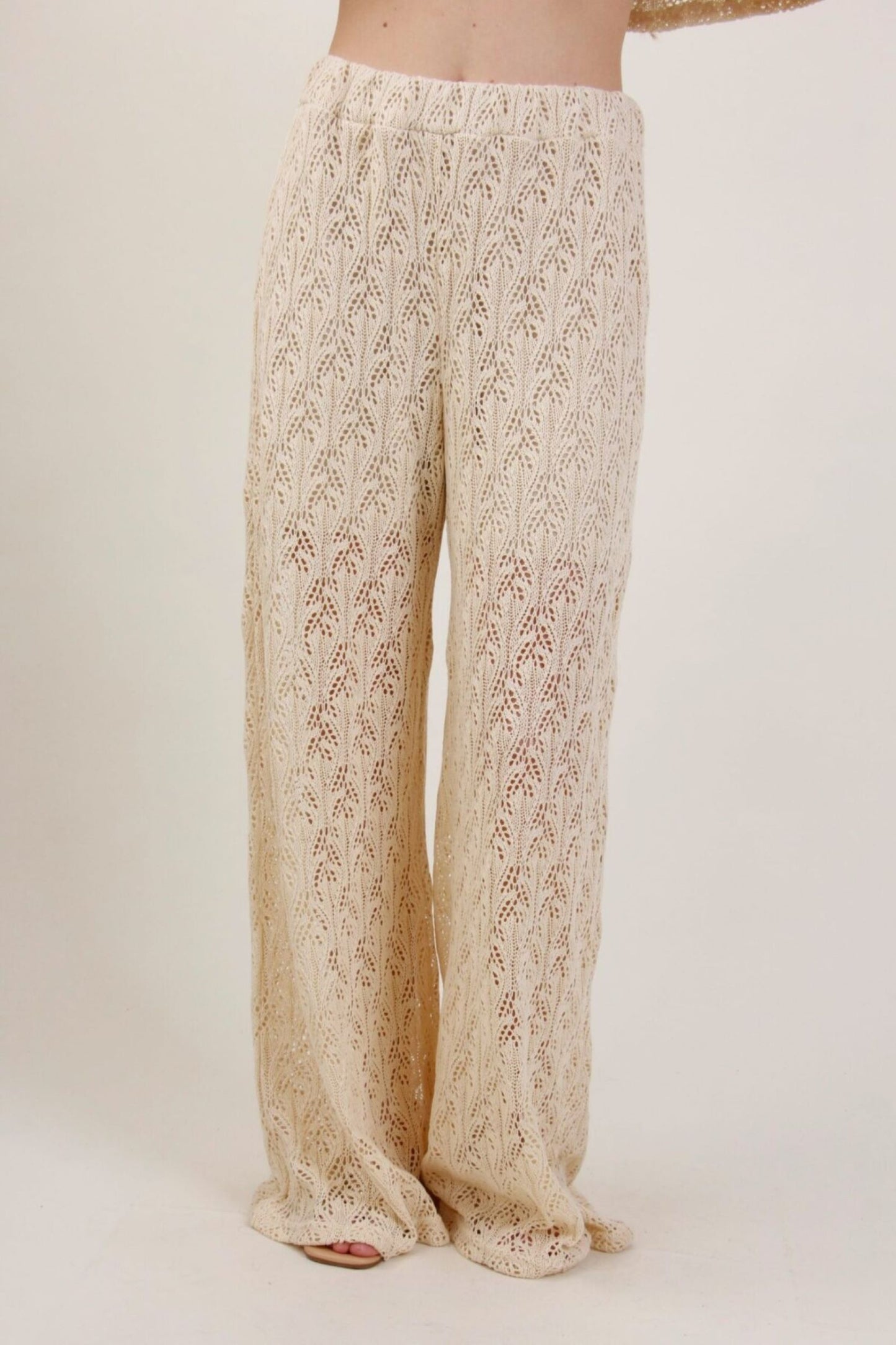 CALÇA RENDADA