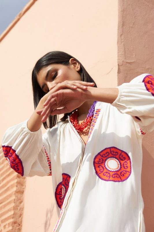 CAMISA BRANCA BORDADA