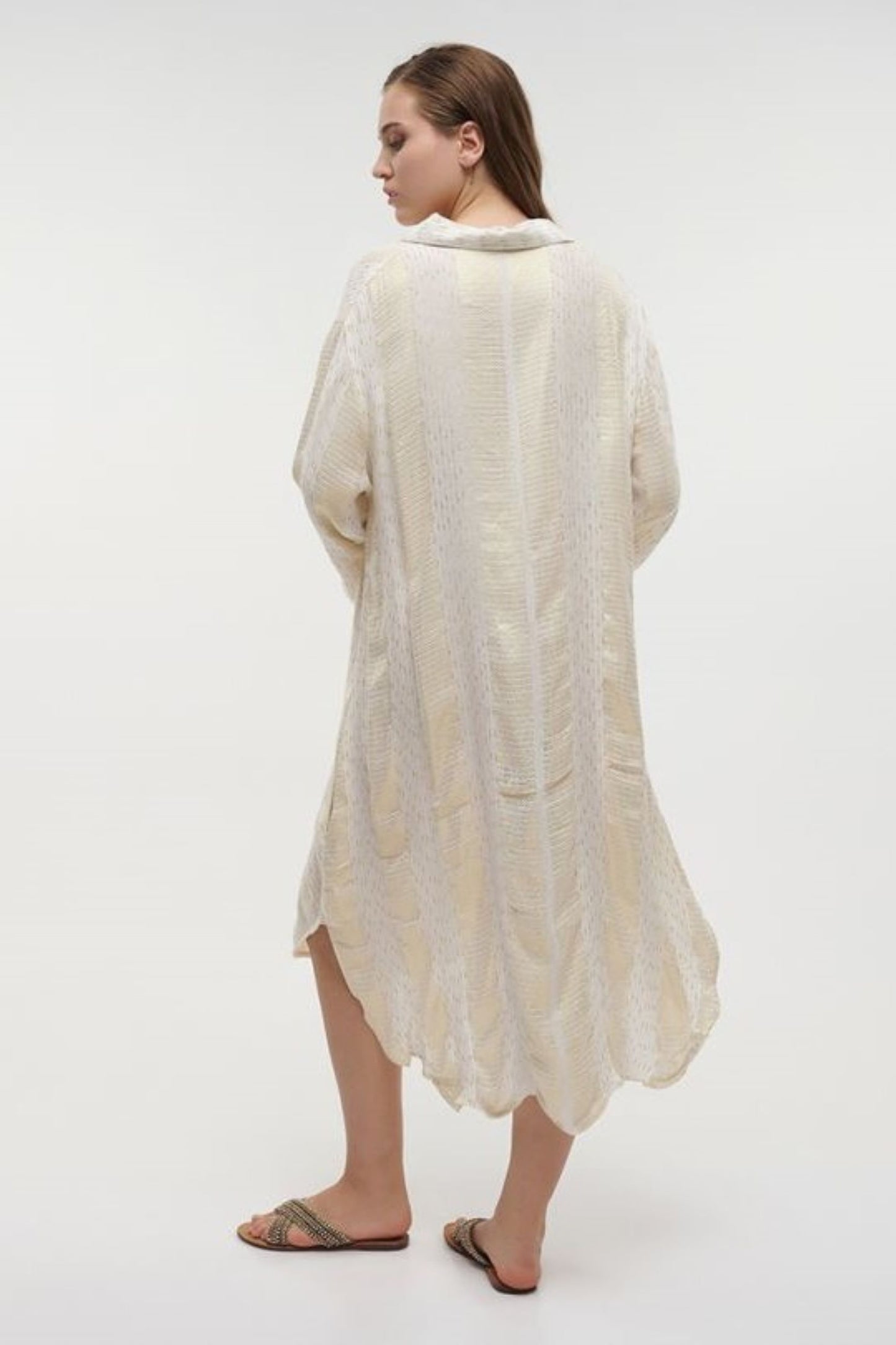 VESTIDO BEGE E DOURADO