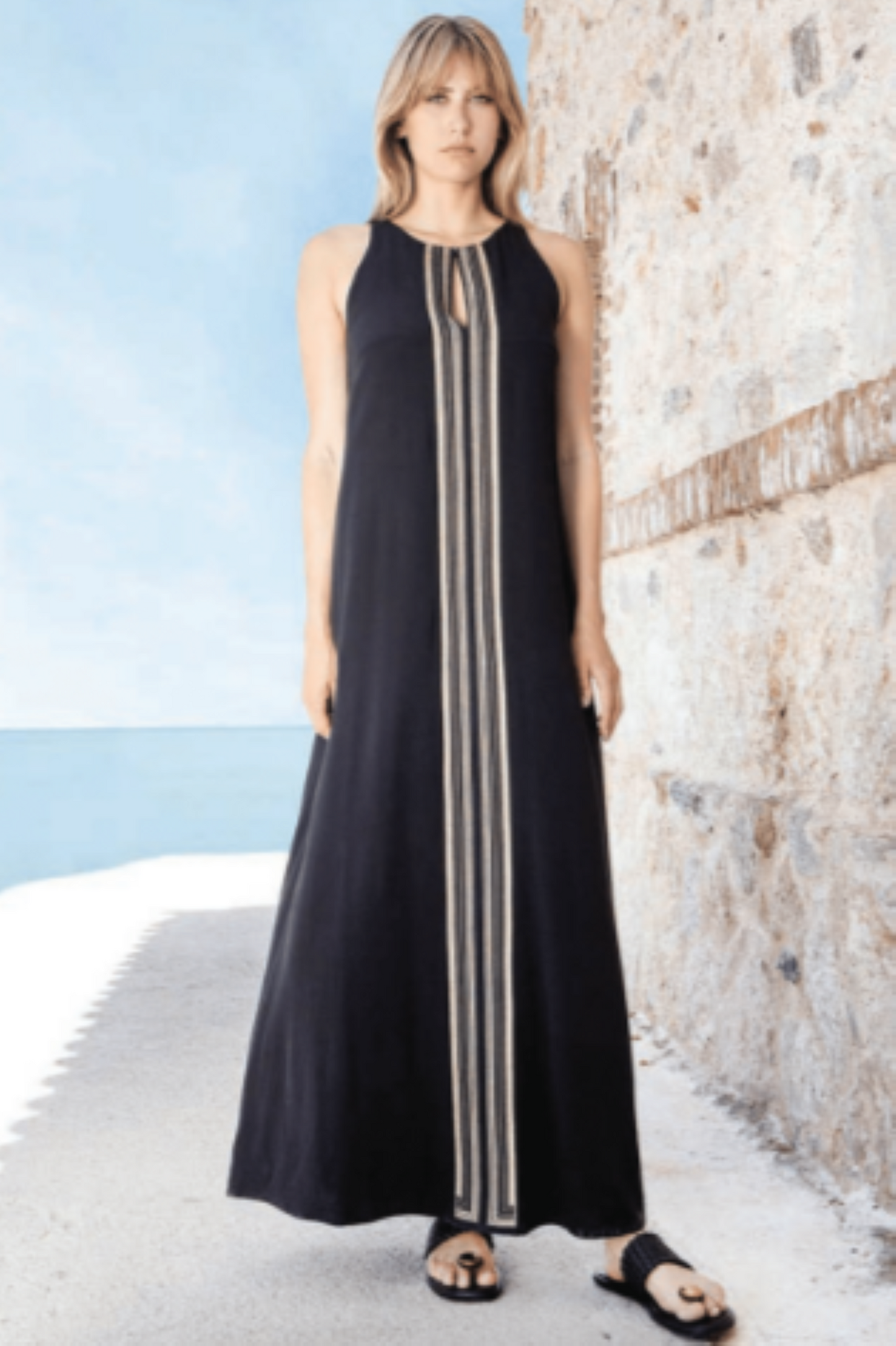 VESTIDO PRETO