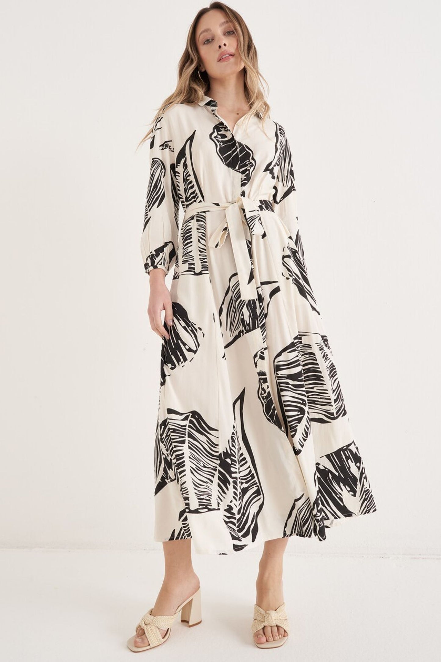 VESTIDO PRETO E BEGE
