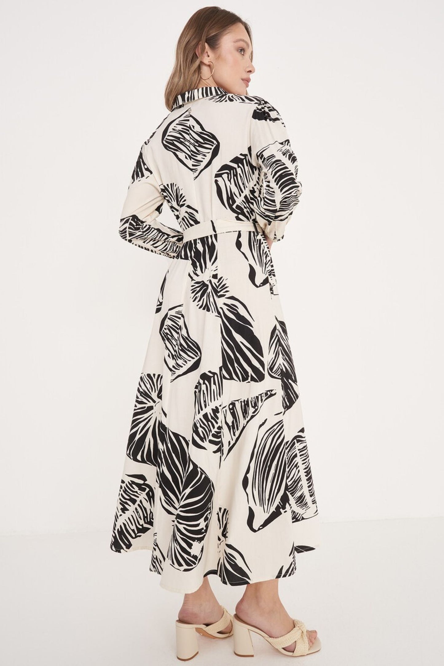 VESTIDO PRETO E BEGE