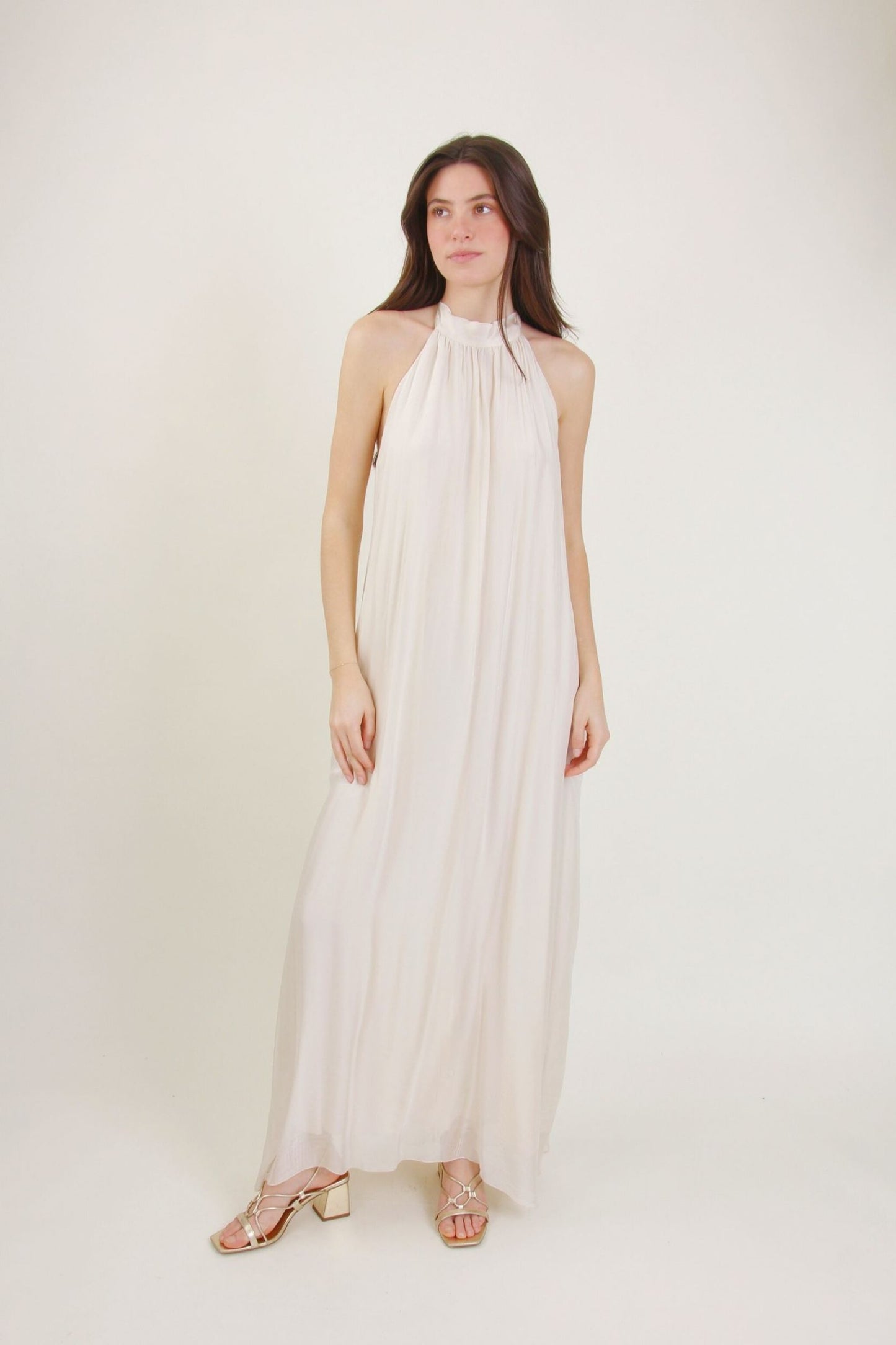 VESTIDO LONGO SEM COSTAS