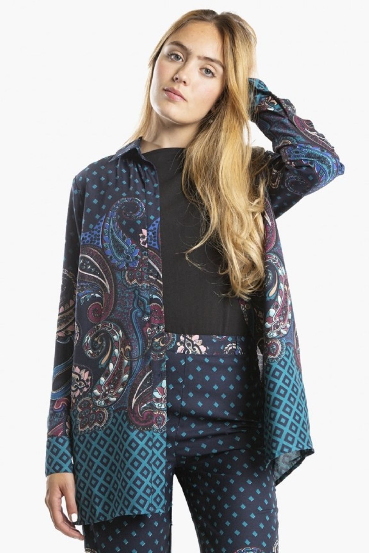 BLUSA ESTAMPADO "PAISLEY AND GEO"