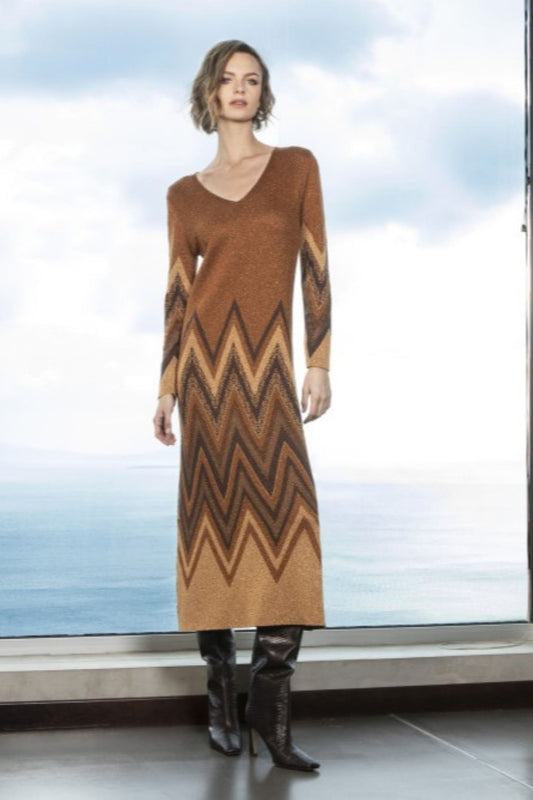 VESTIDO MIDI EM LUREX COM PADRÃO CHEVRON