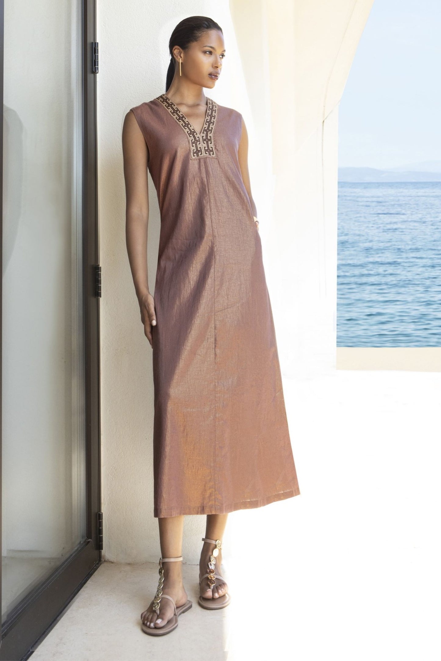 VESTIDO COM BRILHO