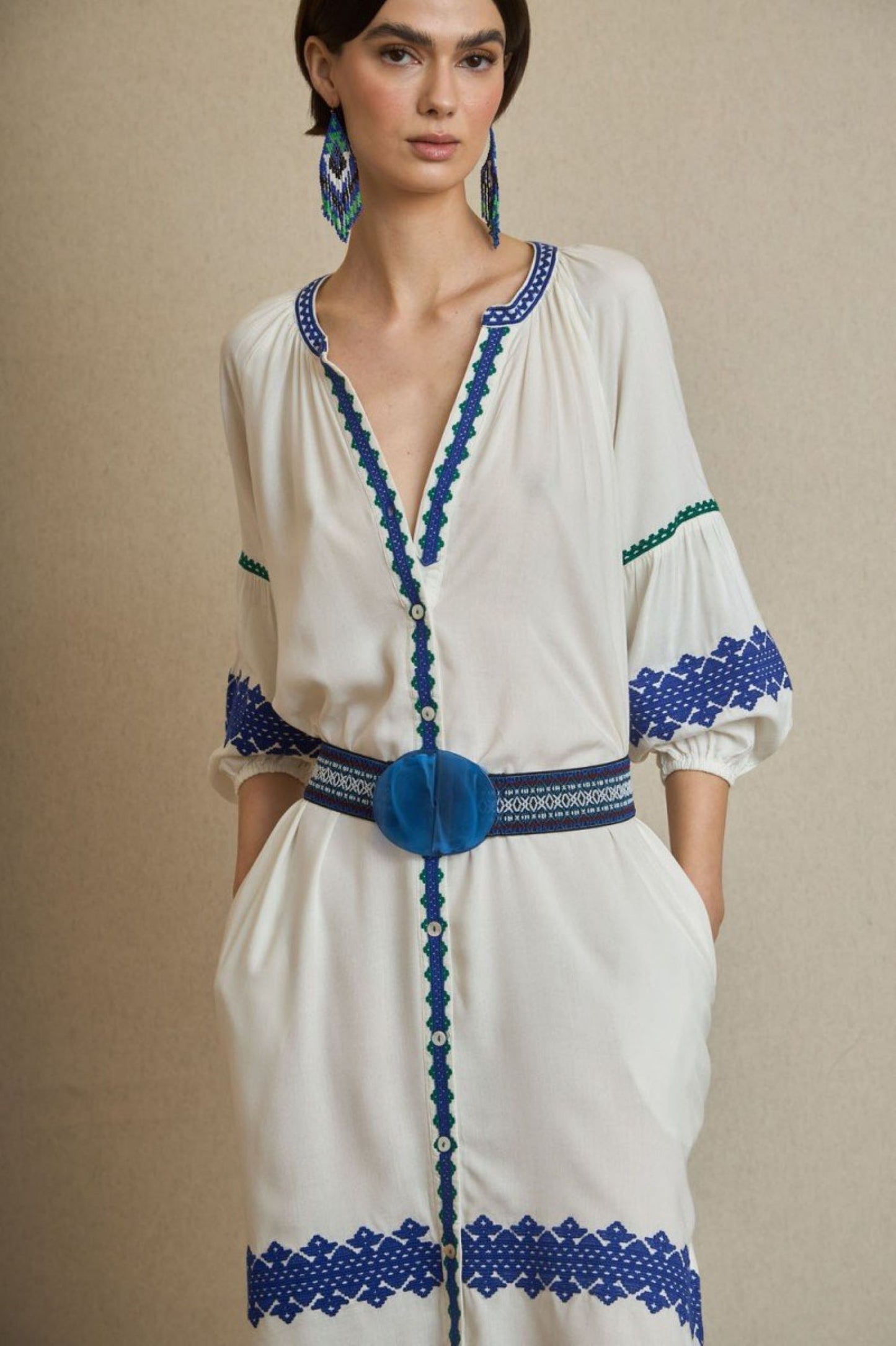 VESTIDO BORDADO