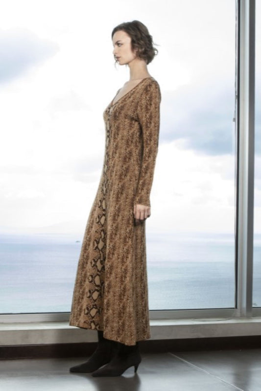 VESTIDO EM MALHA E PADRÃO DE COBRA