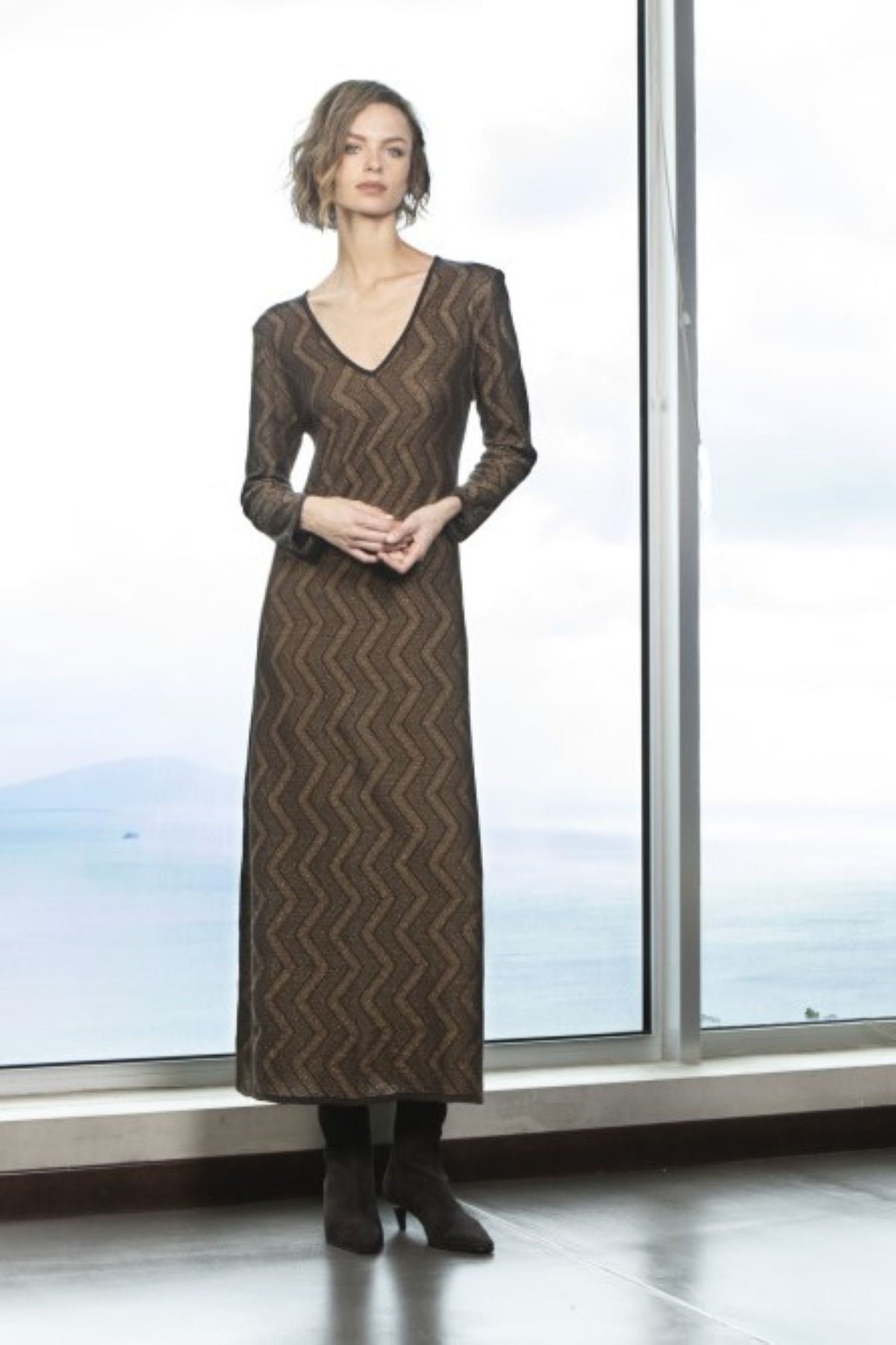 VESTIDO MIDI COM MISTURA DE LÃ E LUREX