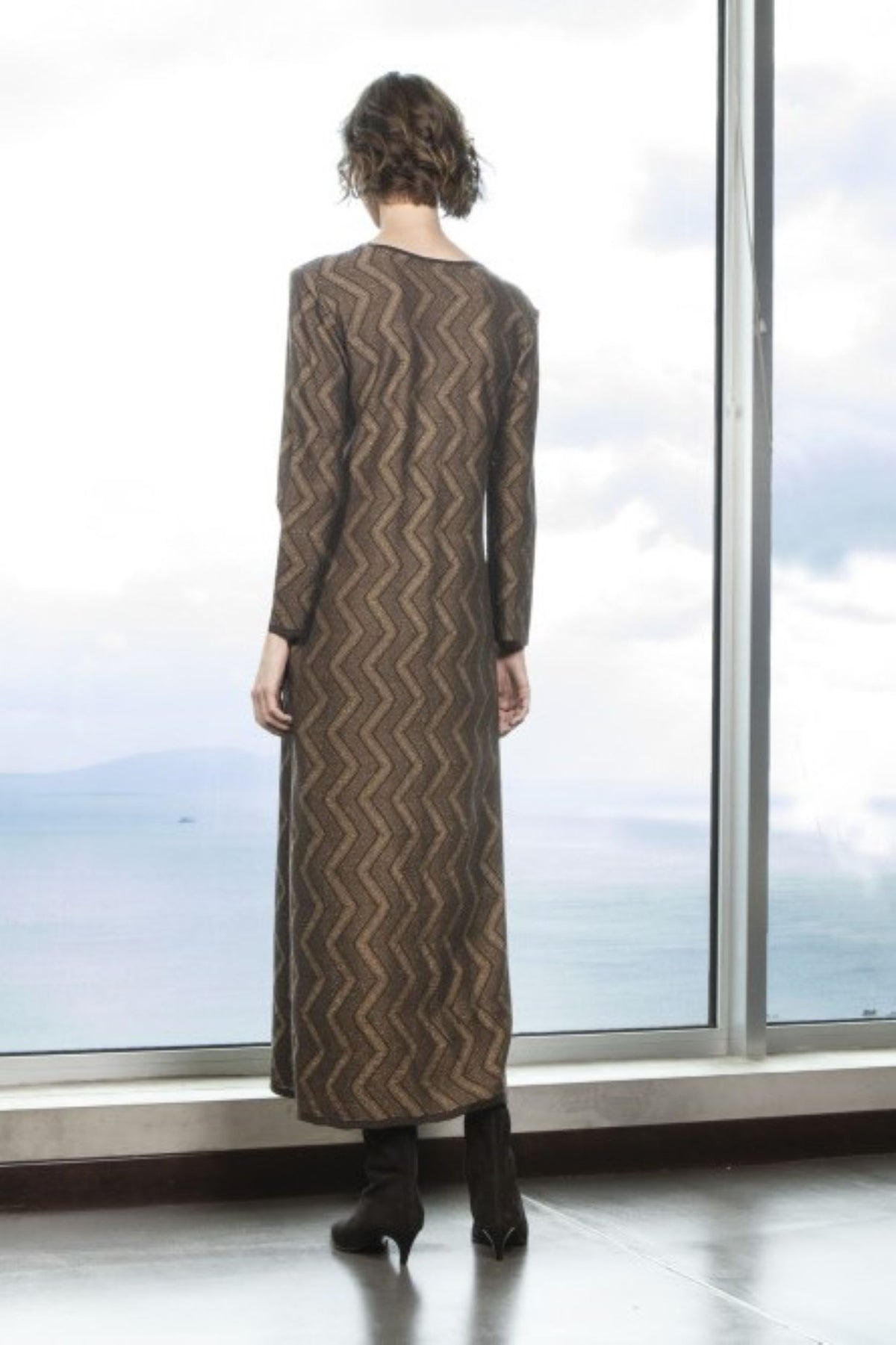 VESTIDO MIDI COM MISTURA DE LÃ E LUREX