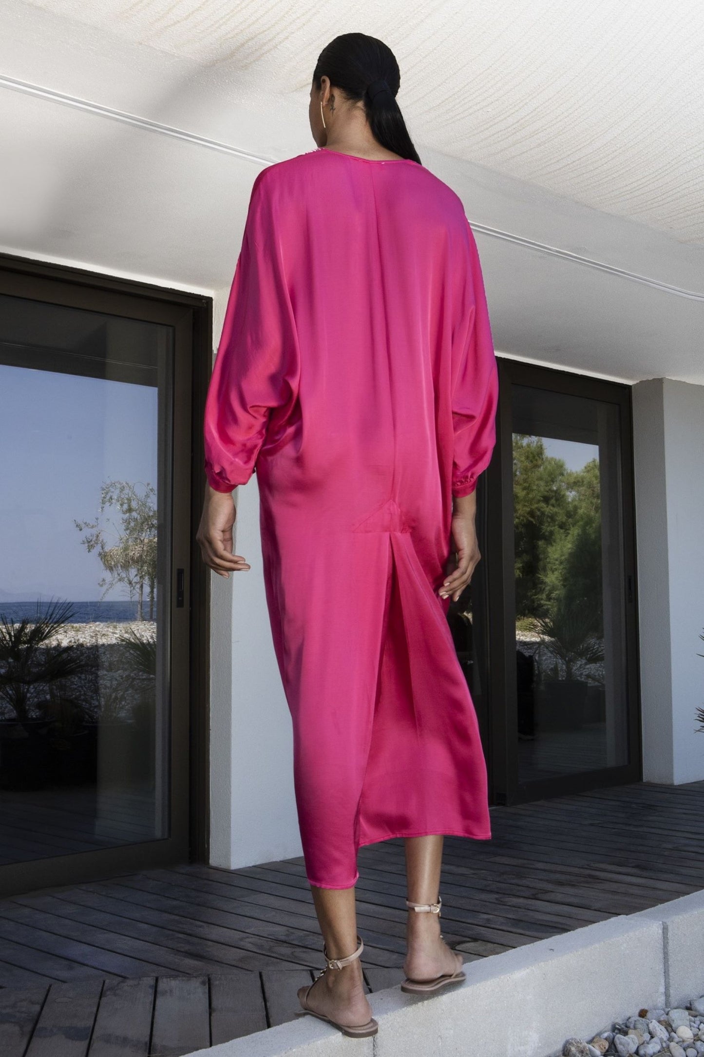 VESTIDO EM CETIM